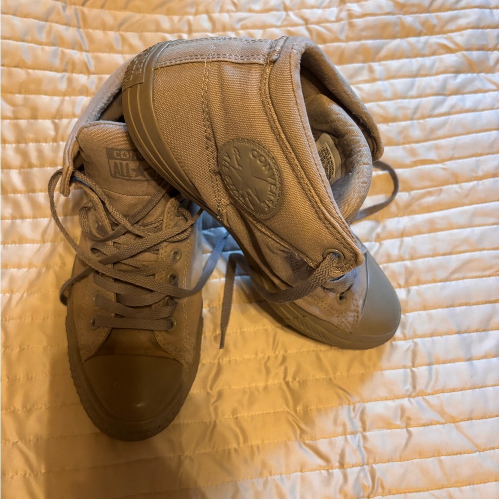 Converse Canvas High-Tops in Light Brown